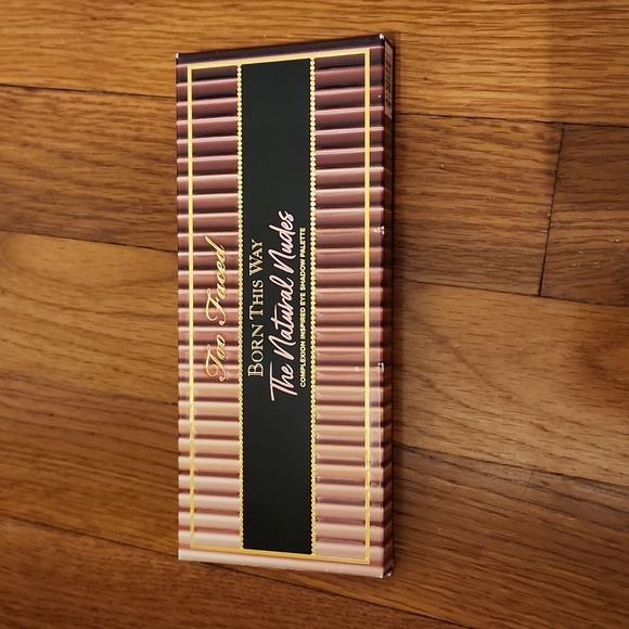 Too Faced Born This Way The Natural Nudes Palette - Picture 2 of 3
